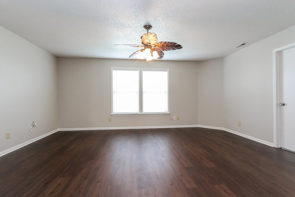 Building Photo - 8649 Hopewell Ct