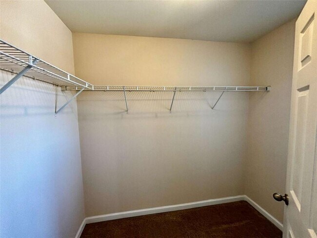 Building Photo - 637 Carlton Pointe Dr