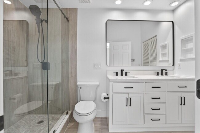 Building Photo - 5230 Woodruff Ln