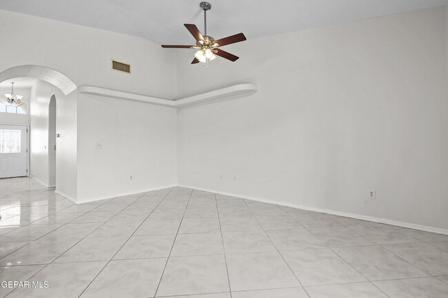 Building Photo - 14720 Sand Gate Dr