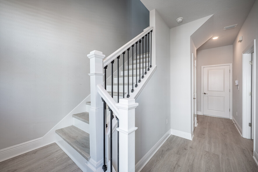 Building Photo - 2400 Ezzell Ct