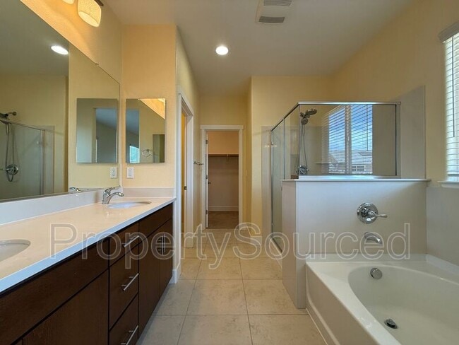 Building Photo - 18517 Admiral Way