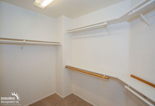 Building Photo - Lovely 3Bdm 2.5Ba Two-Story Home in the Heart of Summerlin!