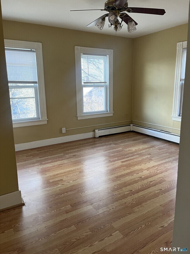 Building Photo - 128 S Whittlesey Ave