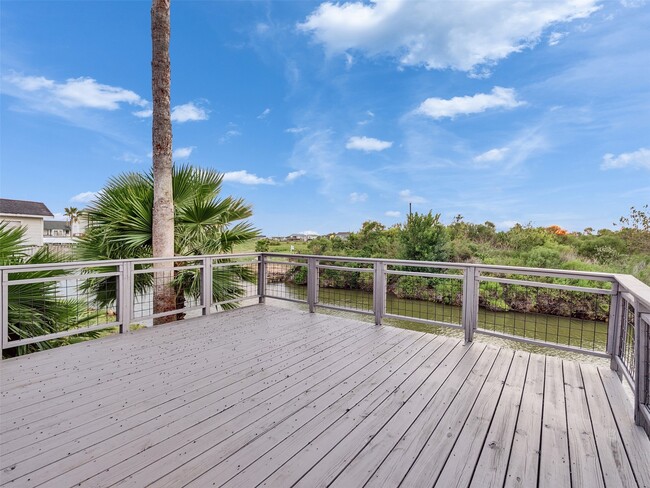 Building Photo - 7016 Delesandri Dr