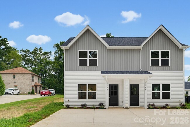Building Photo - 104 Maple Ave NW