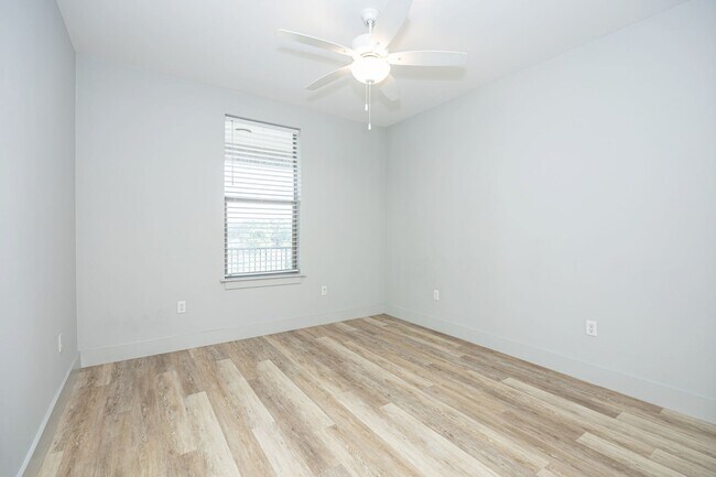 Building Photo - 2501 Bienville Blvd