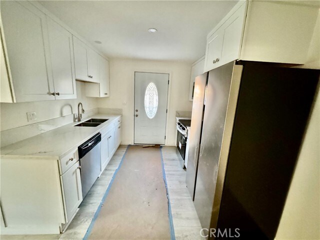 Building Photo - 857 W Edgehill Rd