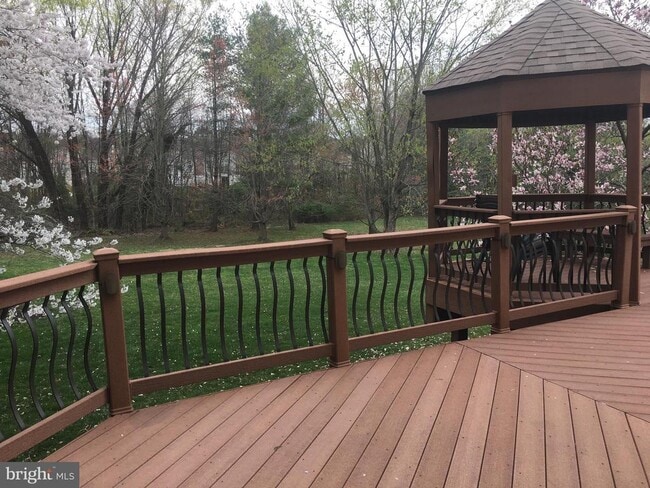 Building Photo - 5430 Ashleigh Rd