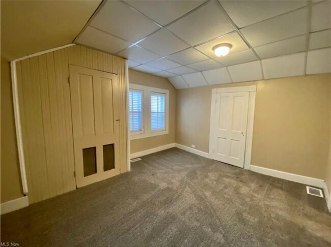 Building Photo - 217 N Huron St