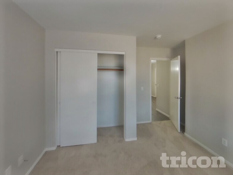 Building Photo - 11445 W Cambridge Ave