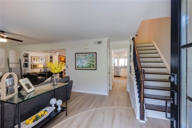 Building Photo - 7090 Stonington Dr NE