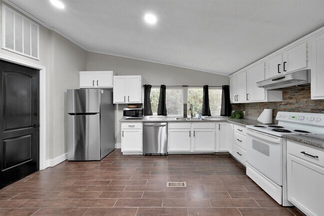 Building Photo - 22603 Tuwa Rd