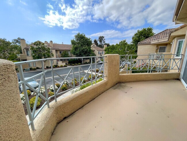 Building Photo - 23615 Del Monte Unit 342