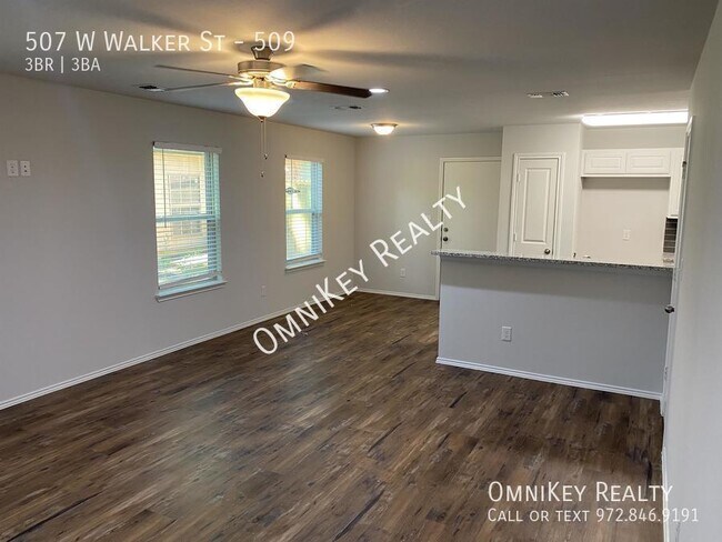 Building Photo - 507 W Walker St