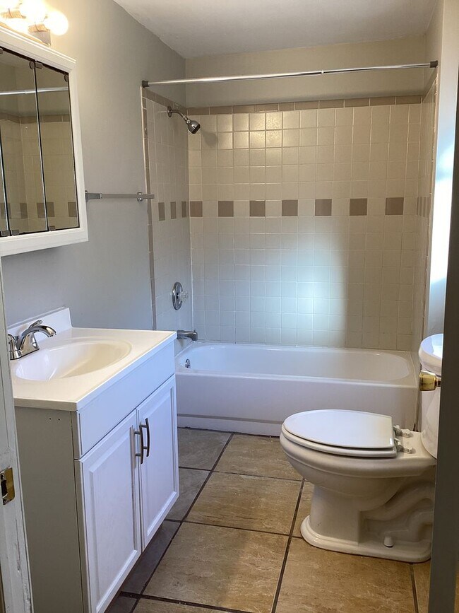 Building Photo - MOVE-IN SPECIAL!! - FIRST MONTH FREE!! - 1...