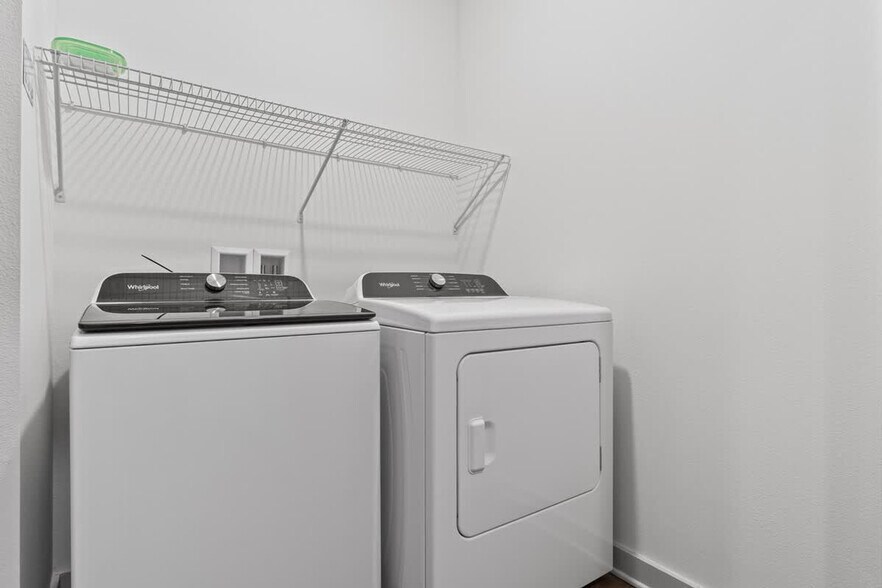 Building Photo - 14515 Star Water Rd