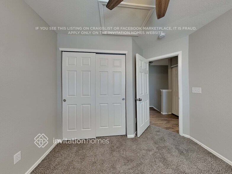 Building Photo - 8151 Meadowcrest Dr