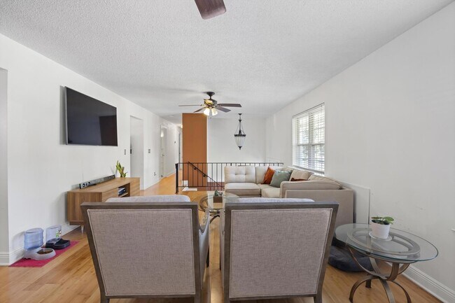Building Photo - 8410 Smoketree Cir