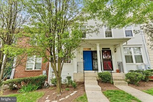 Building Photo - 1827 Tobias Dr SE