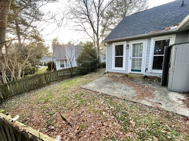 Building Photo - Charming 3 Bedroom House in Chapel Hill!