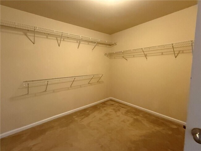 Building Photo - 2501 Royston Dr