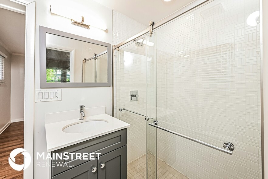 Building Photo - 1512 Knollwood Terrace