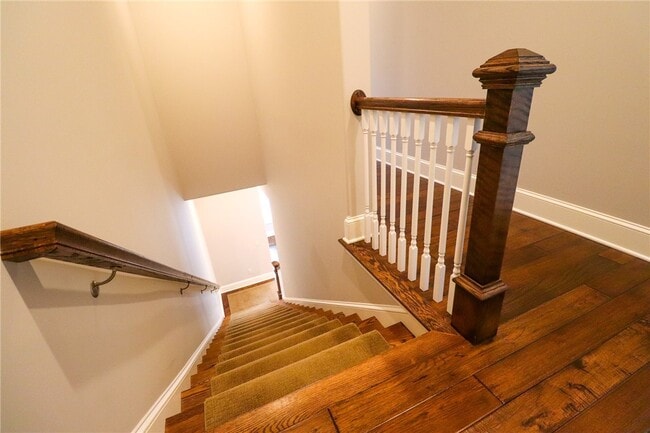 Building Photo - 64 E Market St