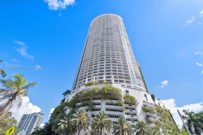 Building Photo - 1750 N Bayshore Dr