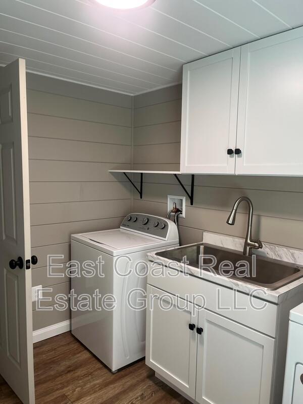 Building Photo - 18061 Crampton Ln