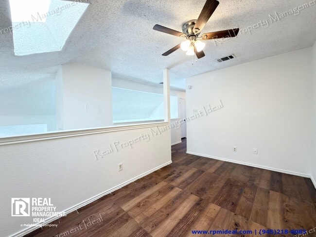 Building Photo - 1801 Quail Run Dr