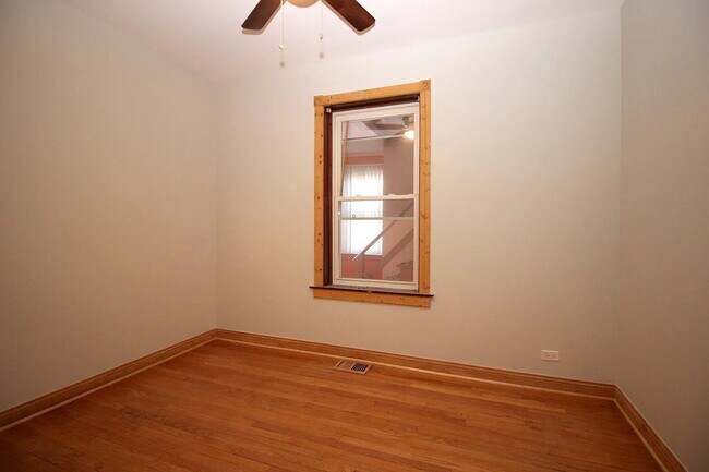 Building Photo - Spacious 3-Bedroom, 2-Bathroom Duplex in Avondale