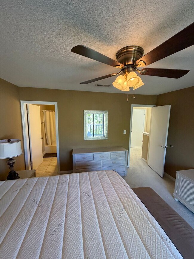 Building Photo - Coastal Living in the Heart of Destin