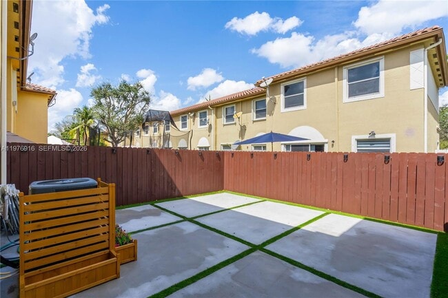 Building Photo - 14055 SW 51st Ln