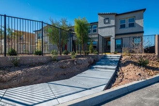 Building Photo - 444 Moonlight Cove Dr