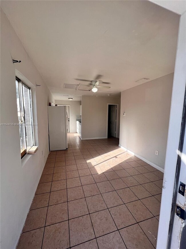 Building Photo - 3139 Lincoln Blvd