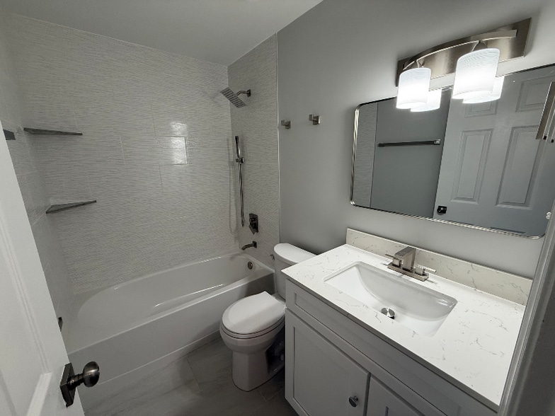 Building Photo - 234 Locust St