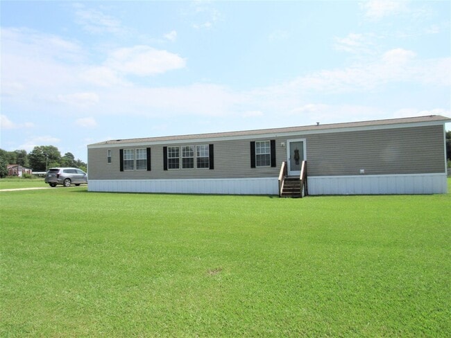 Building Photo - 3 BD 2 BA Country Living