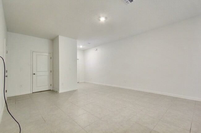 Building Photo - Lagoon Living