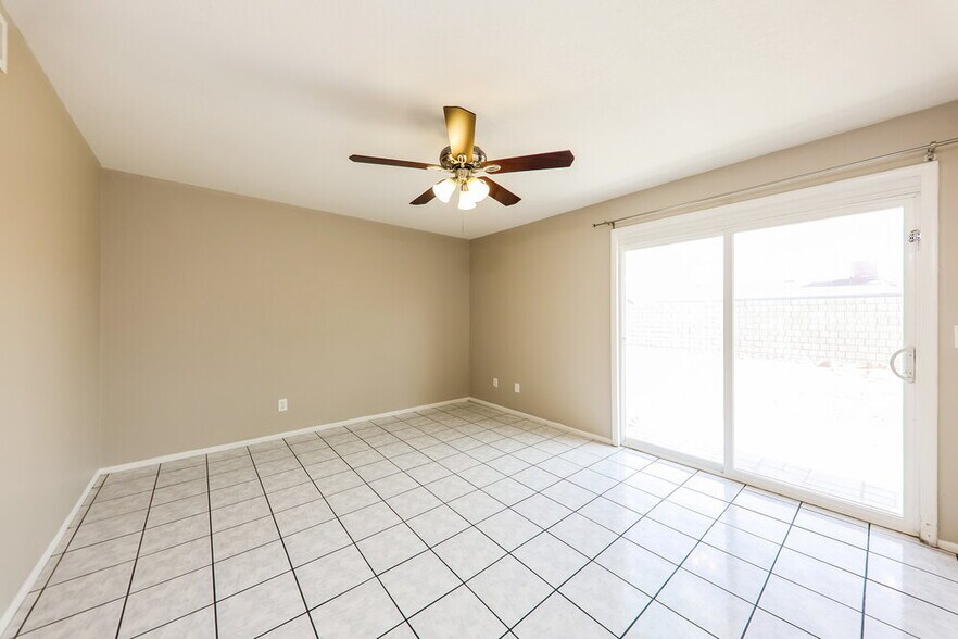 Building Photo - 9632 W El Caminito Dr