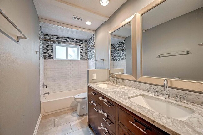 Building Photo - 12846 Westmere Dr