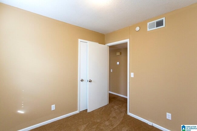 Building Photo - 119 20th Ct E