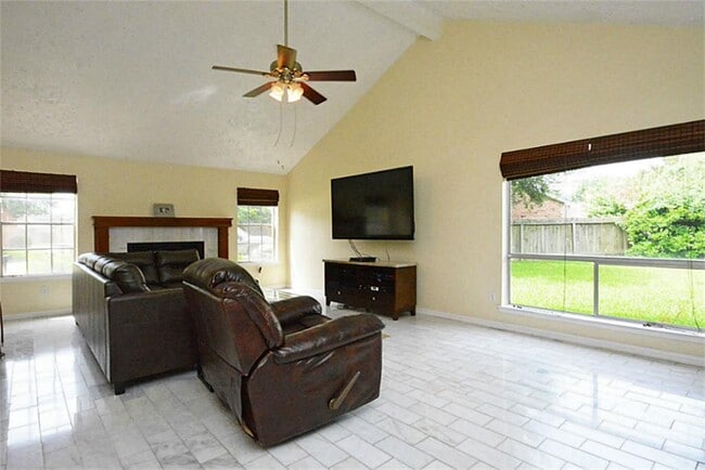 Building Photo - 2523 Coopers Post Ln