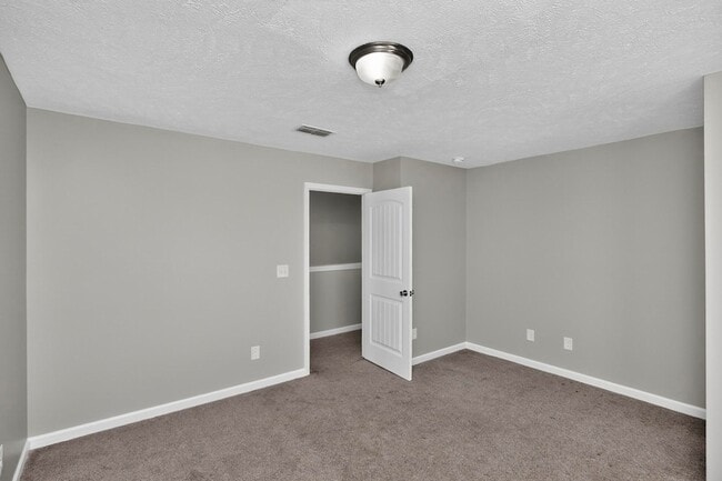 Building Photo - 520 Sunflower Dr