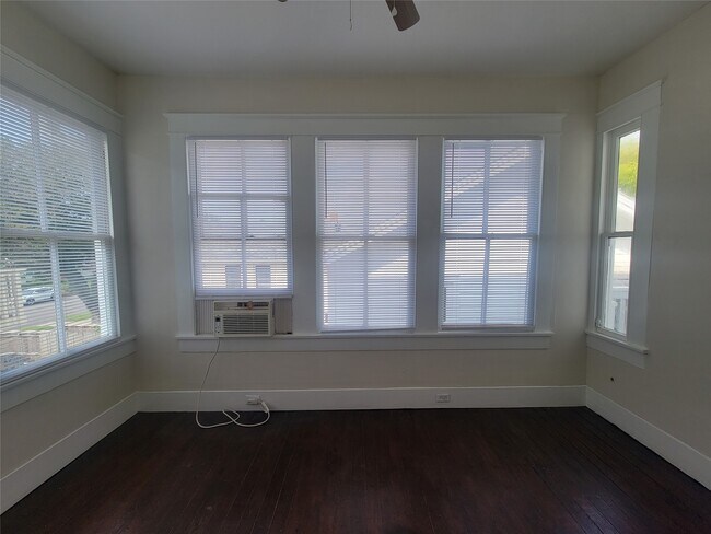 Building Photo - 2221 35th St
