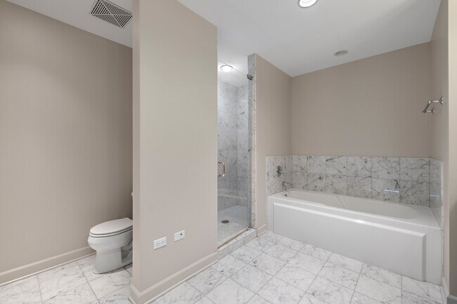 Building Photo - 1211 S Prairie Ave
