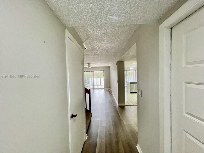 Building Photo - 11894 SW 12th Pl