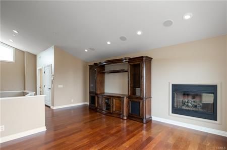 Building Photo - 260 W Marquita