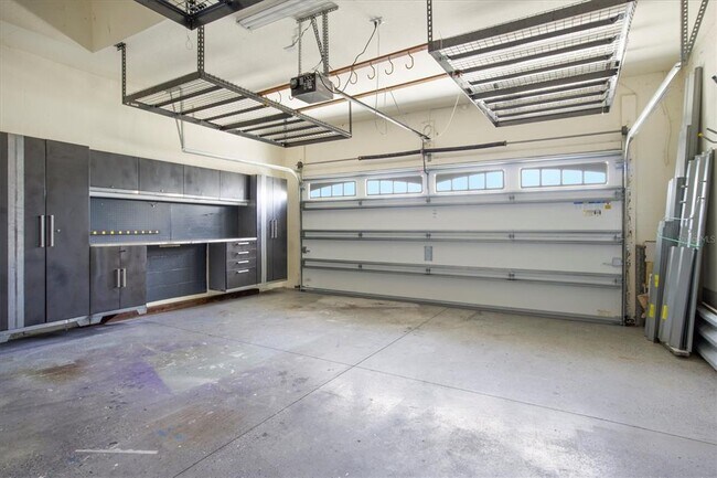 Building Photo - 6827 Park Strand Dr