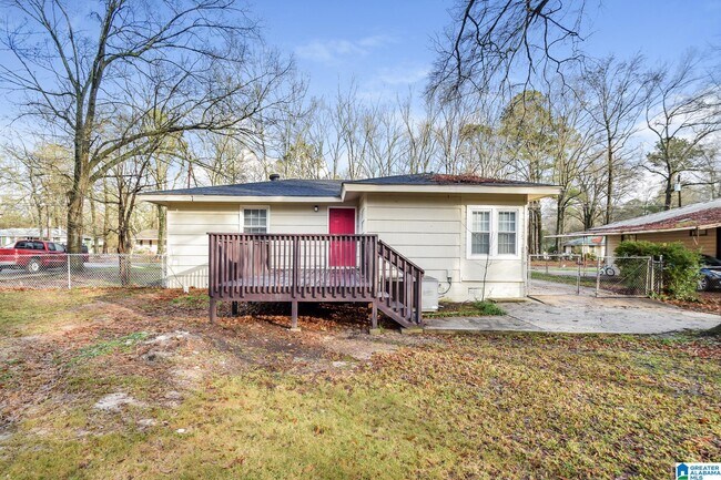 Building Photo - 113 16th Ct Cir NE